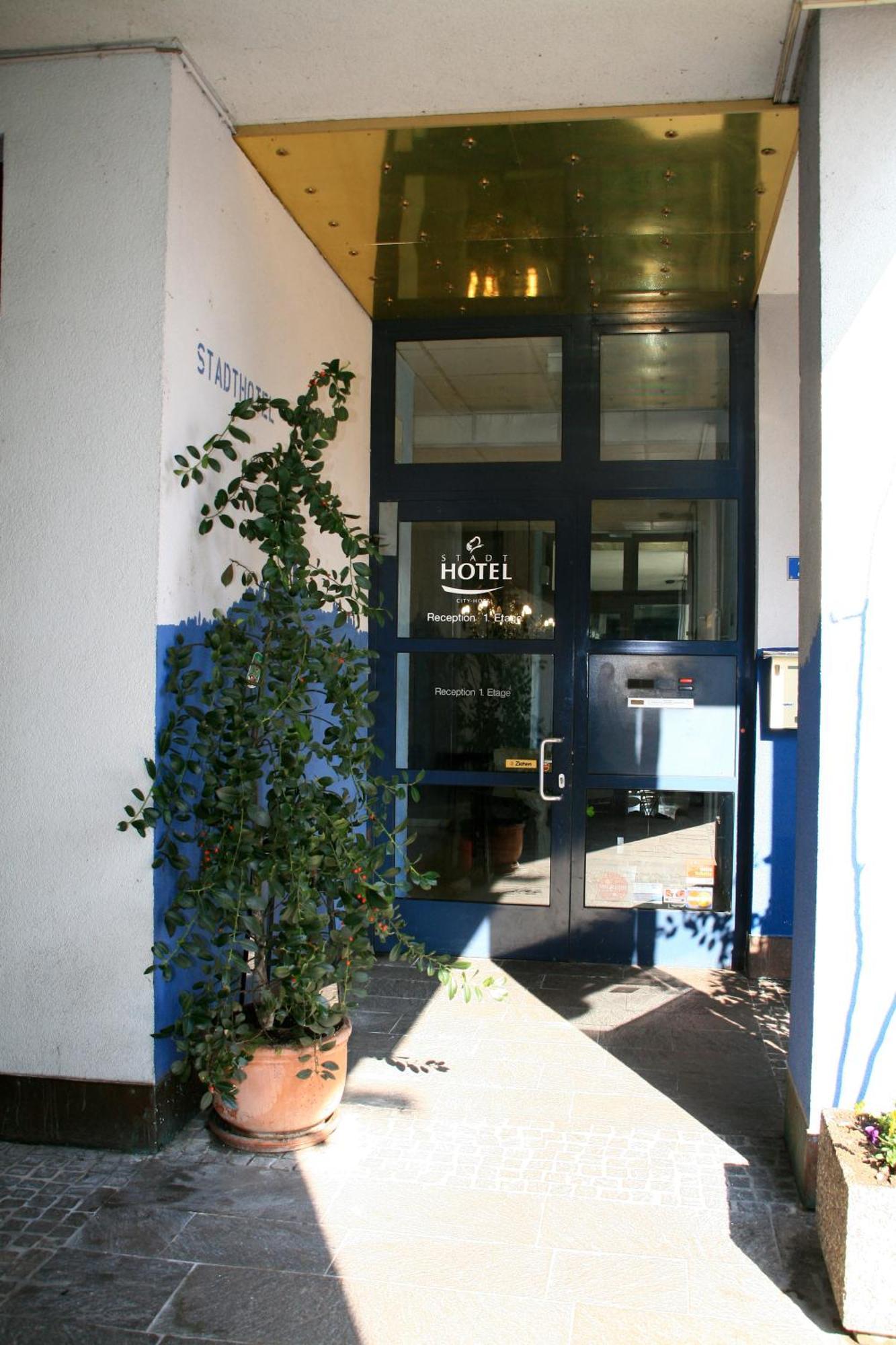 Stadt-Hotel Loerrach Gbr Exterior photo