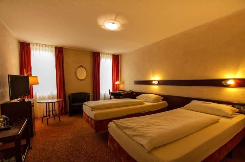 Stadt-Hotel Loerrach Gbr Exterior photo